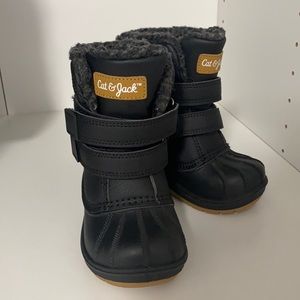 Cat and Jack snow boots for toddler